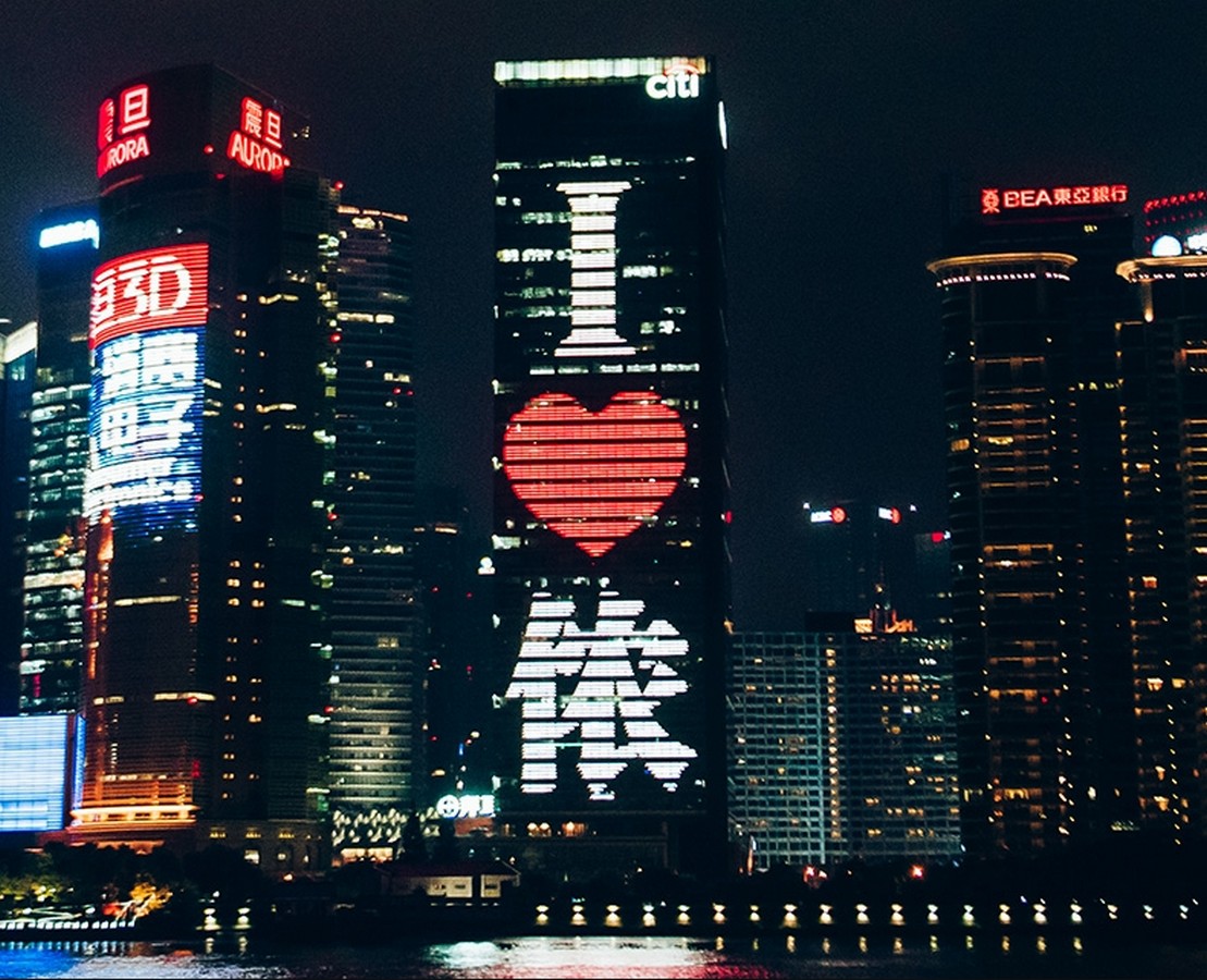 projection de réflecteur de gobo de lumière extérieure sur des bâtiments